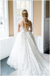 back of bride's wedding dress
