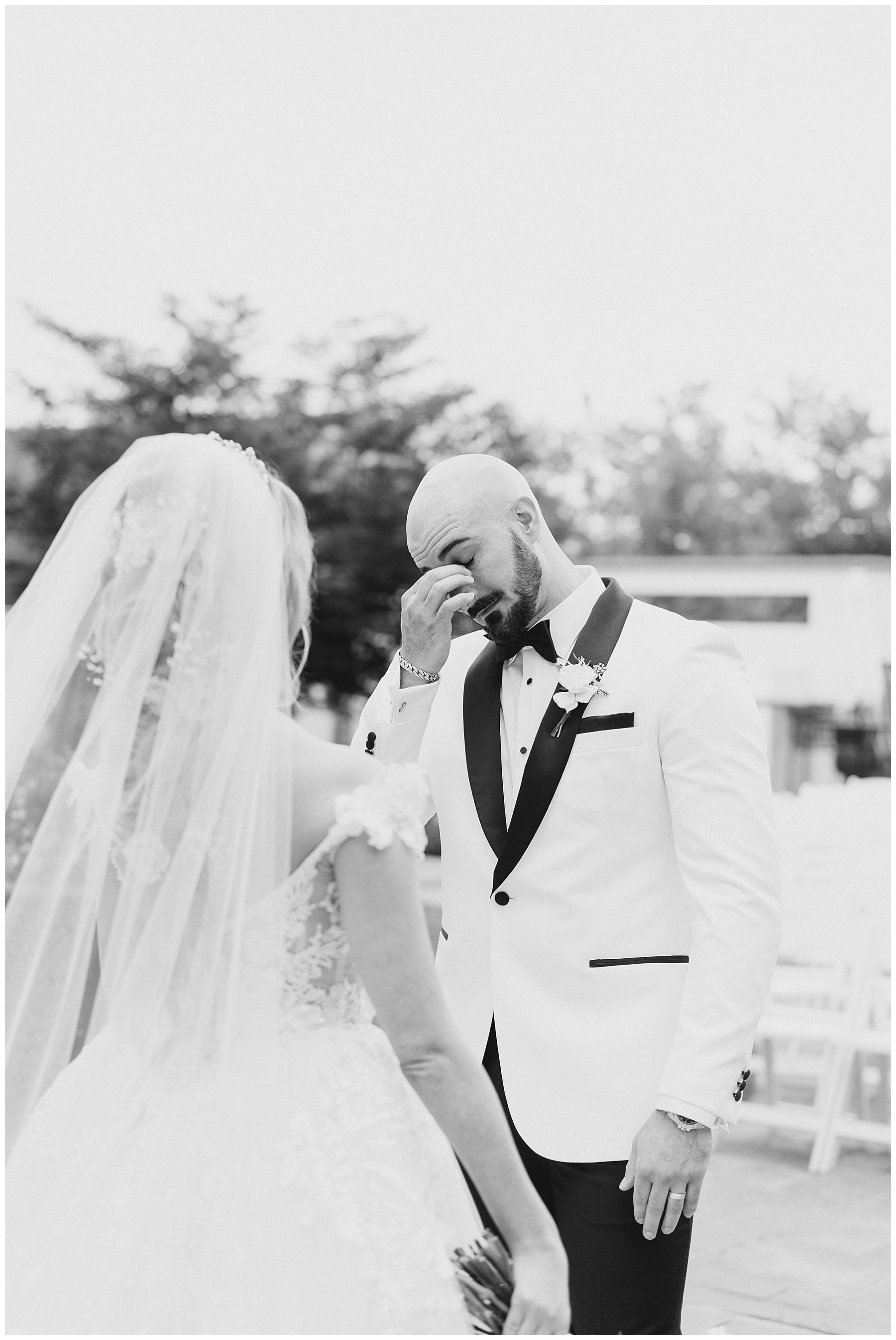 groom gets emotional seeing bride for the first time