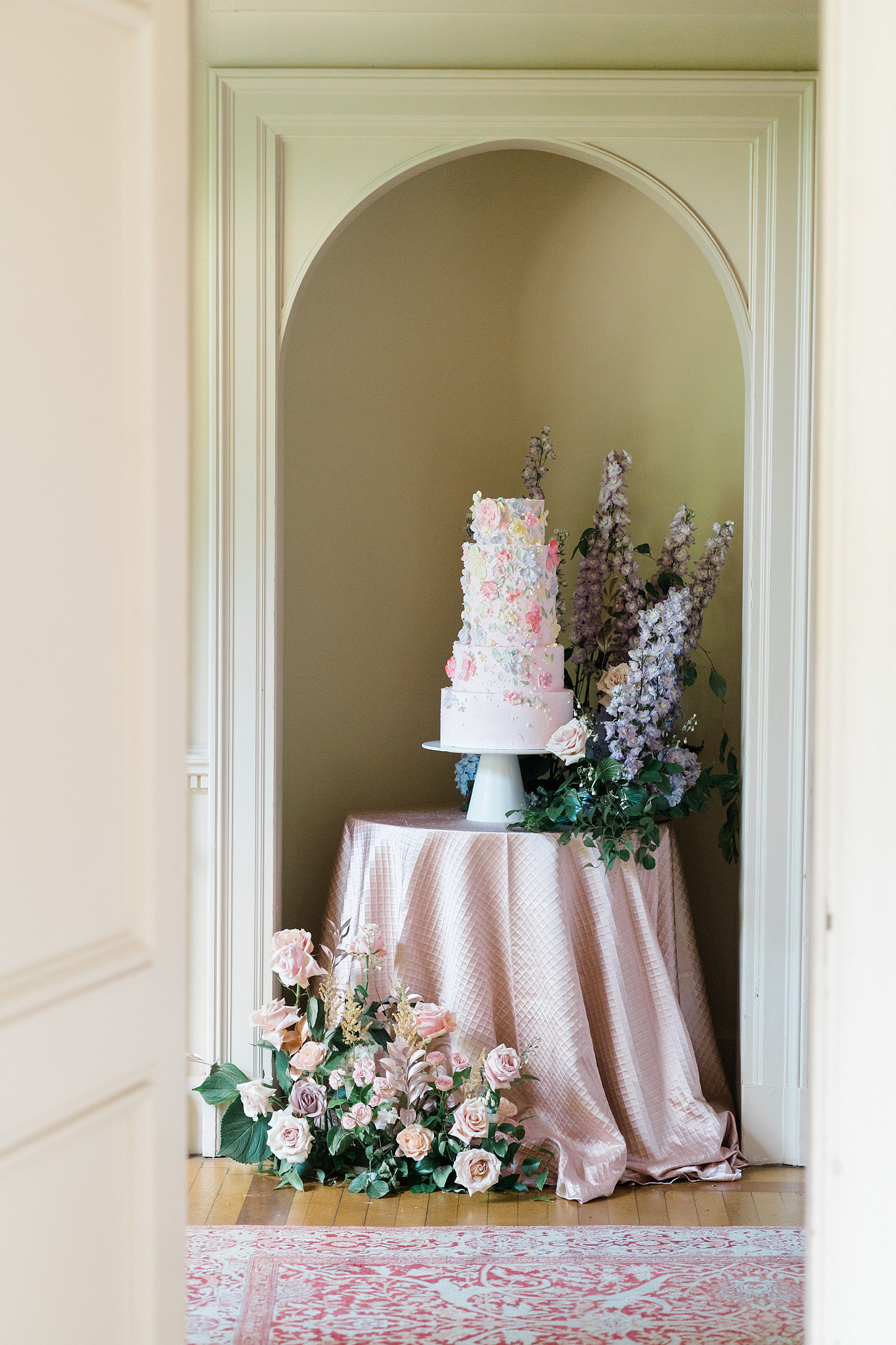 Enchanting Summer Wedding cake