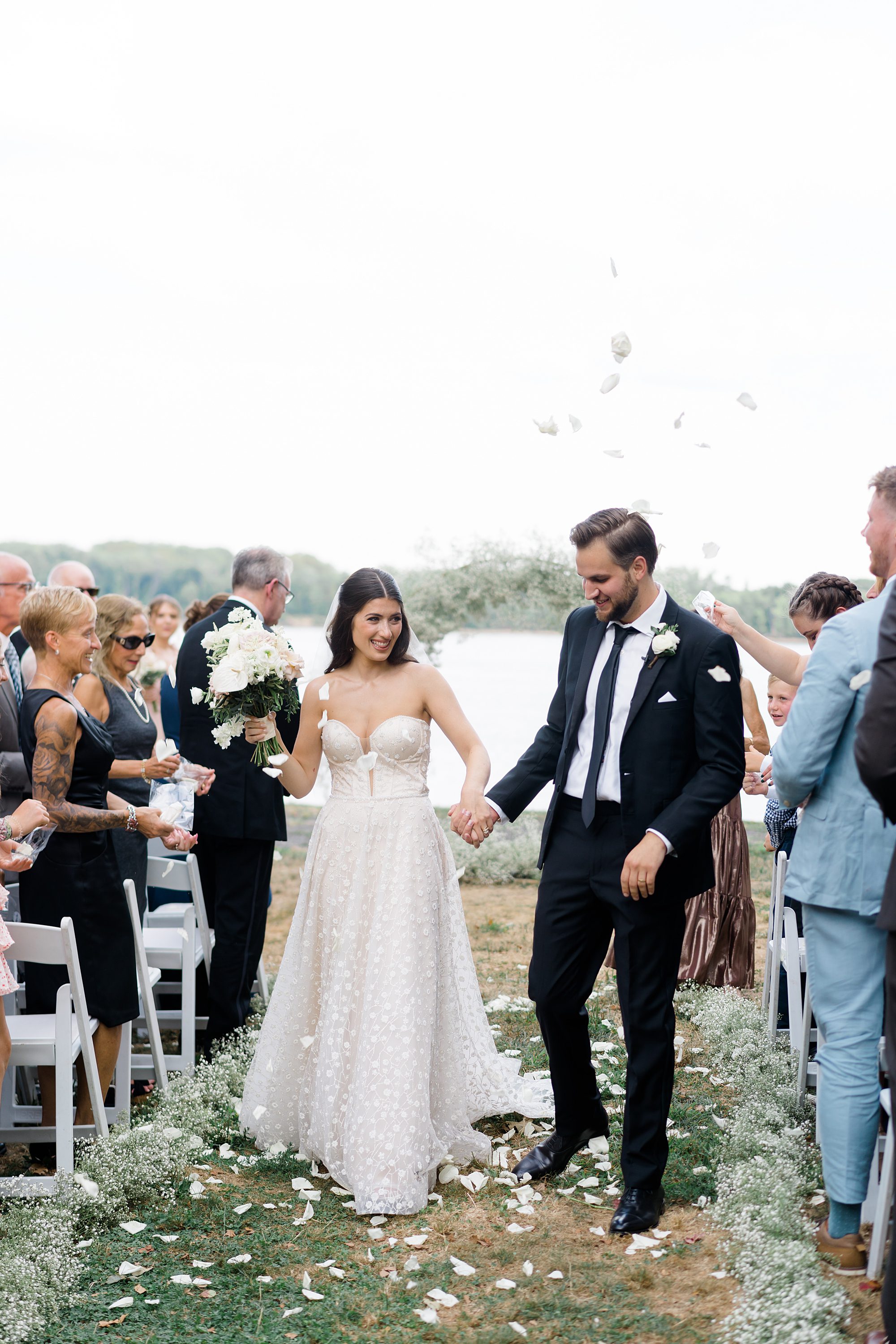 5 Tips for a Picture Perfect Ceremony Exit