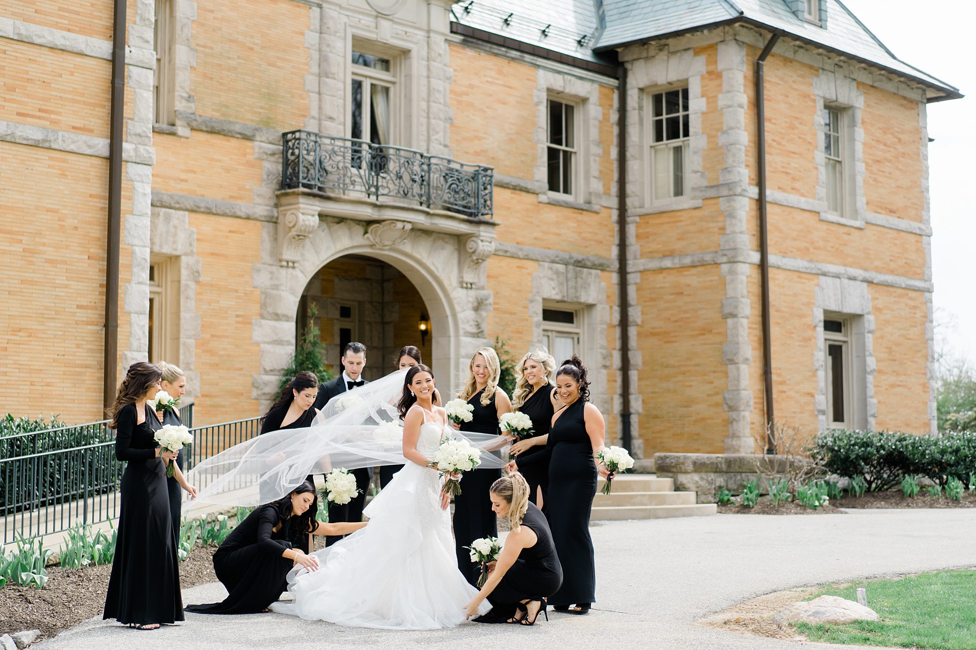 5 Tips for Crafting a Wedding Day Timeline | make time for bridal party photos