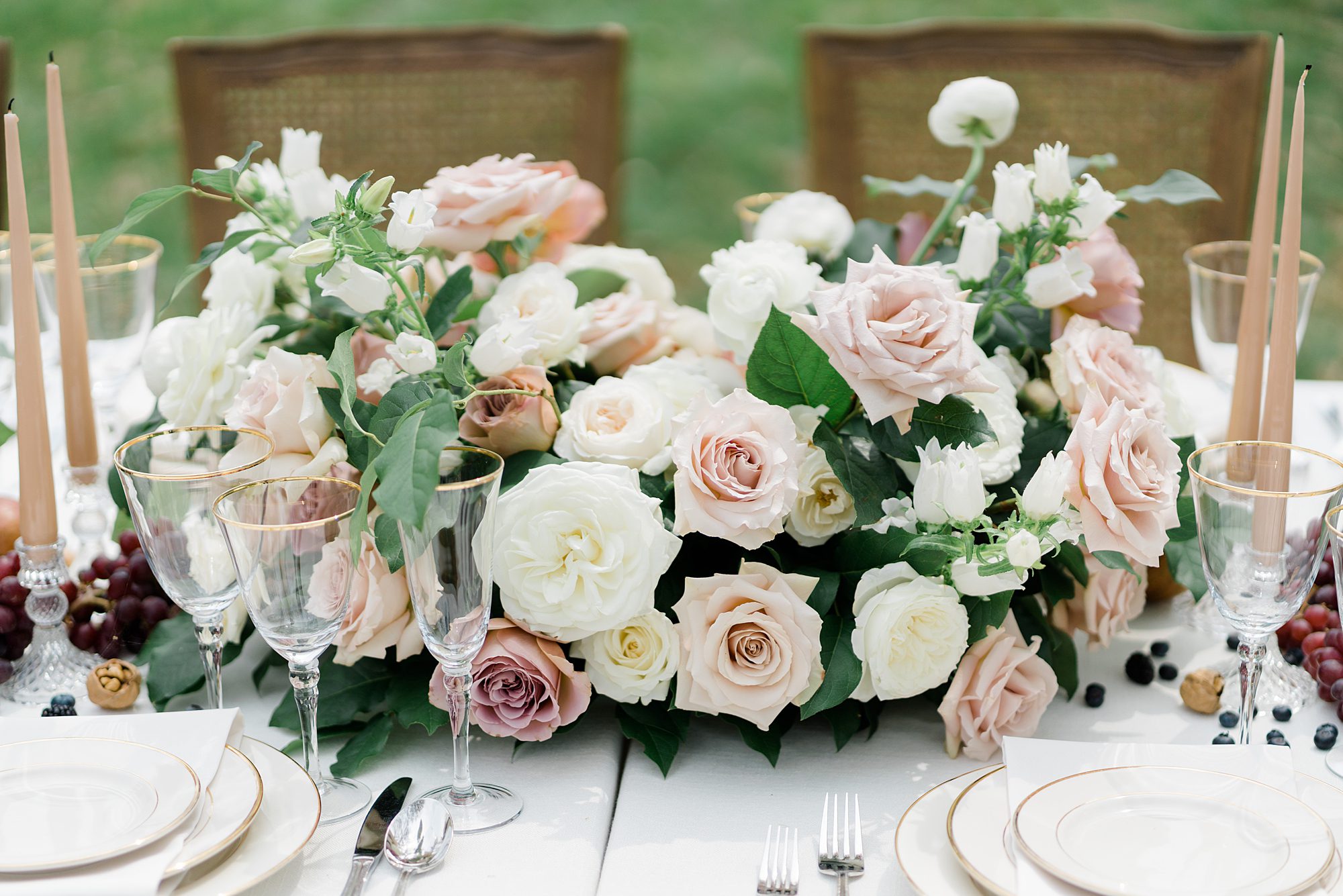white and dusty pink flower centerpieces 