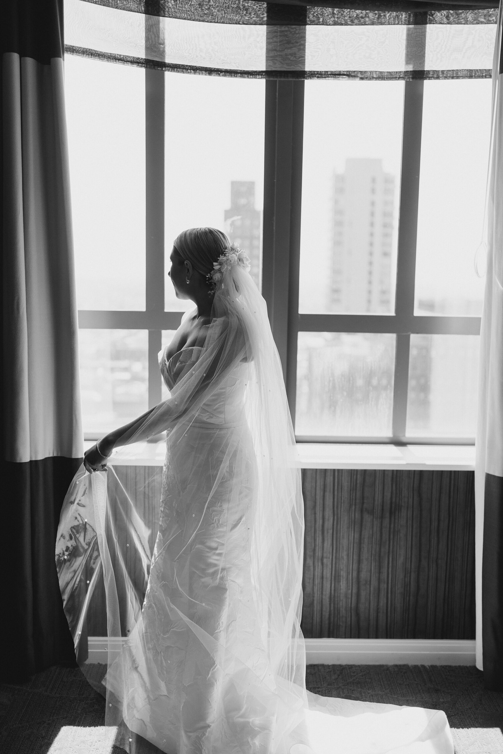 bride getting ready for Philadelphia wedding at Glen Foerd on the Delaware