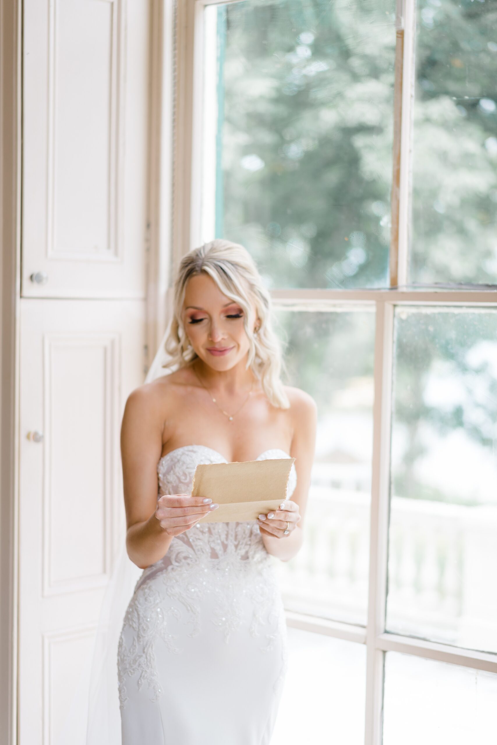 bride reading letter