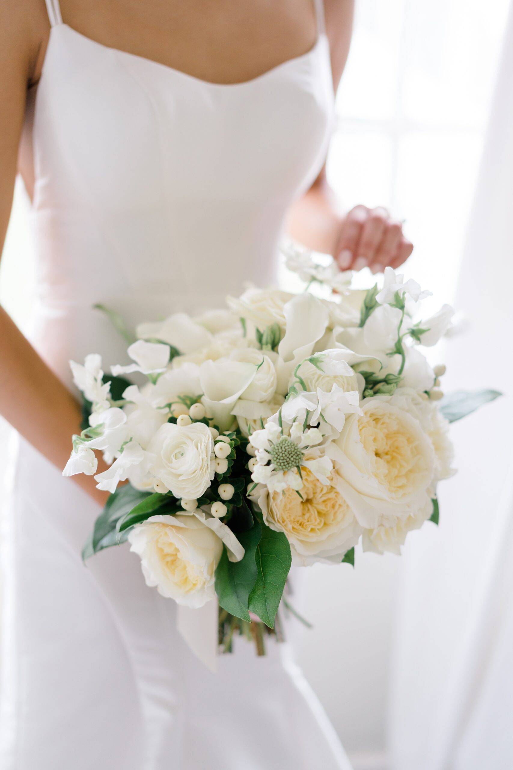 elegant and classic white wedding bouquet 