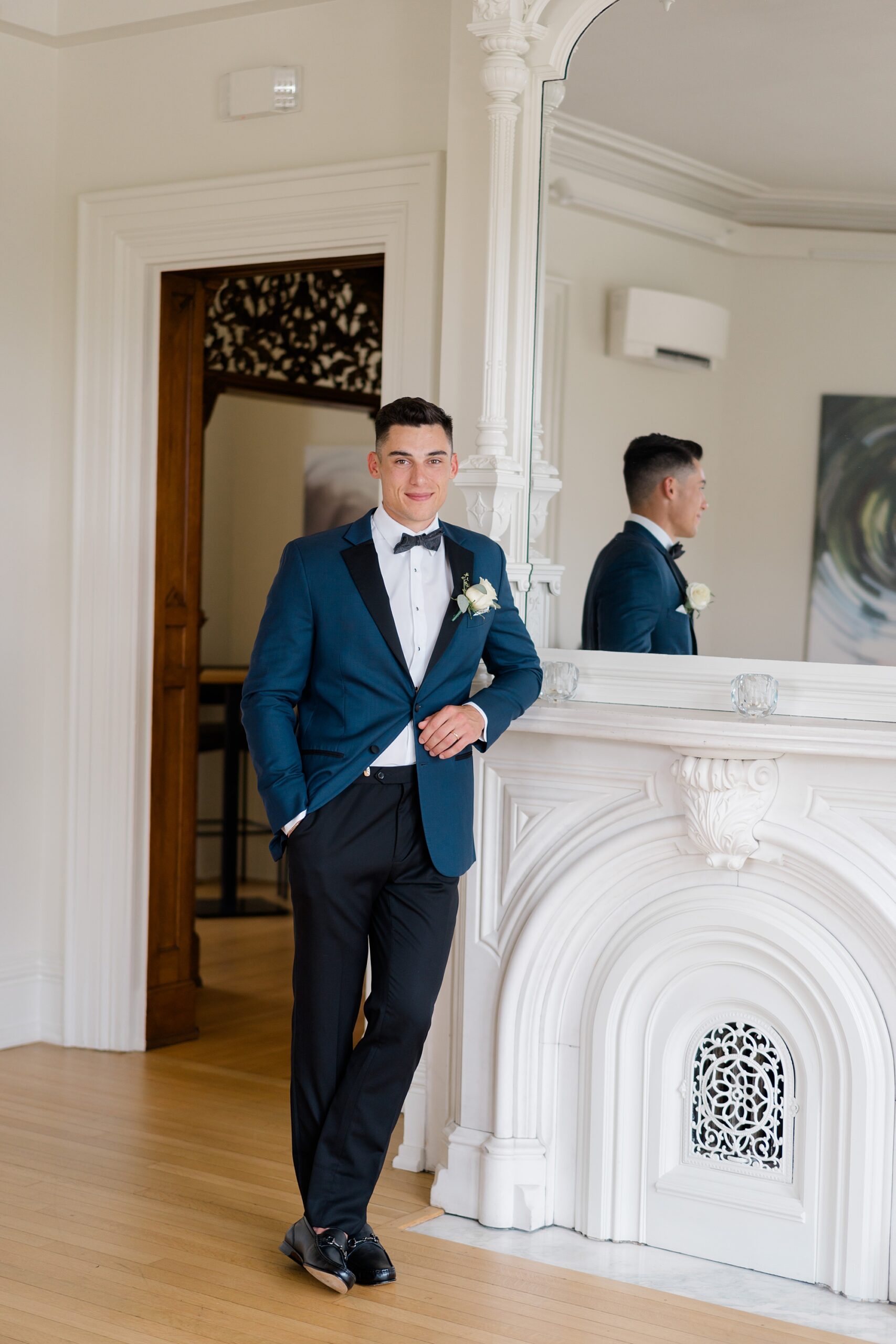 groom portraits at the Wilbur Mansion