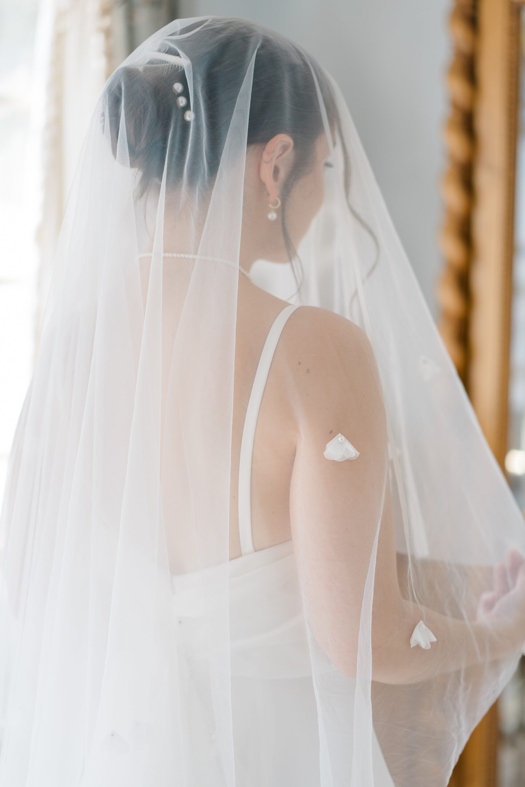 bride's wedding veil