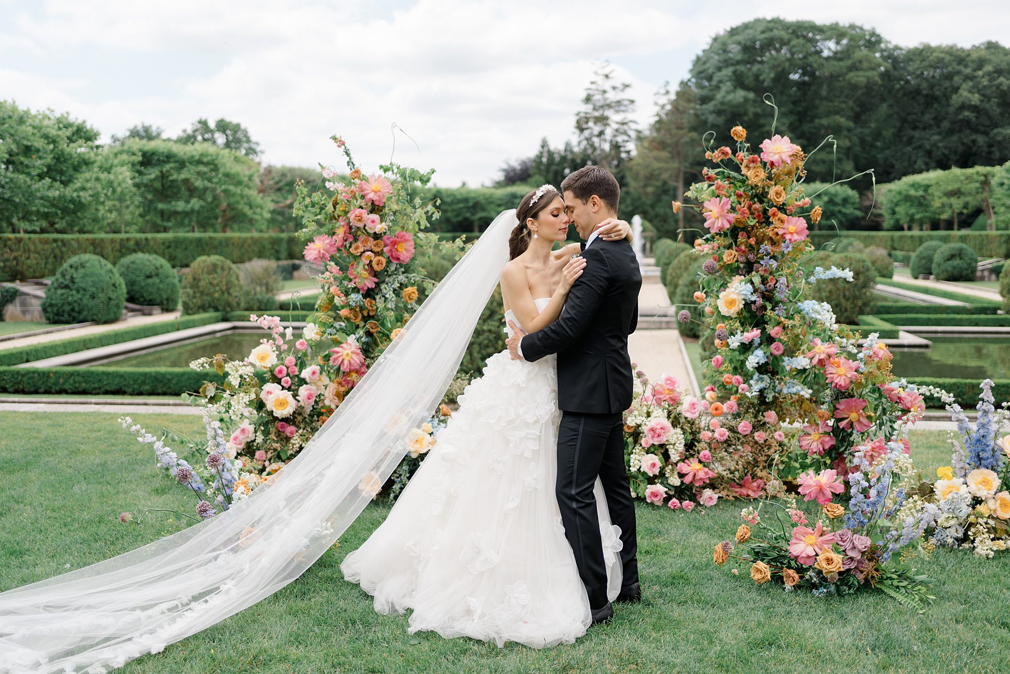 wedding portraits in the gardens at Oheka Castle