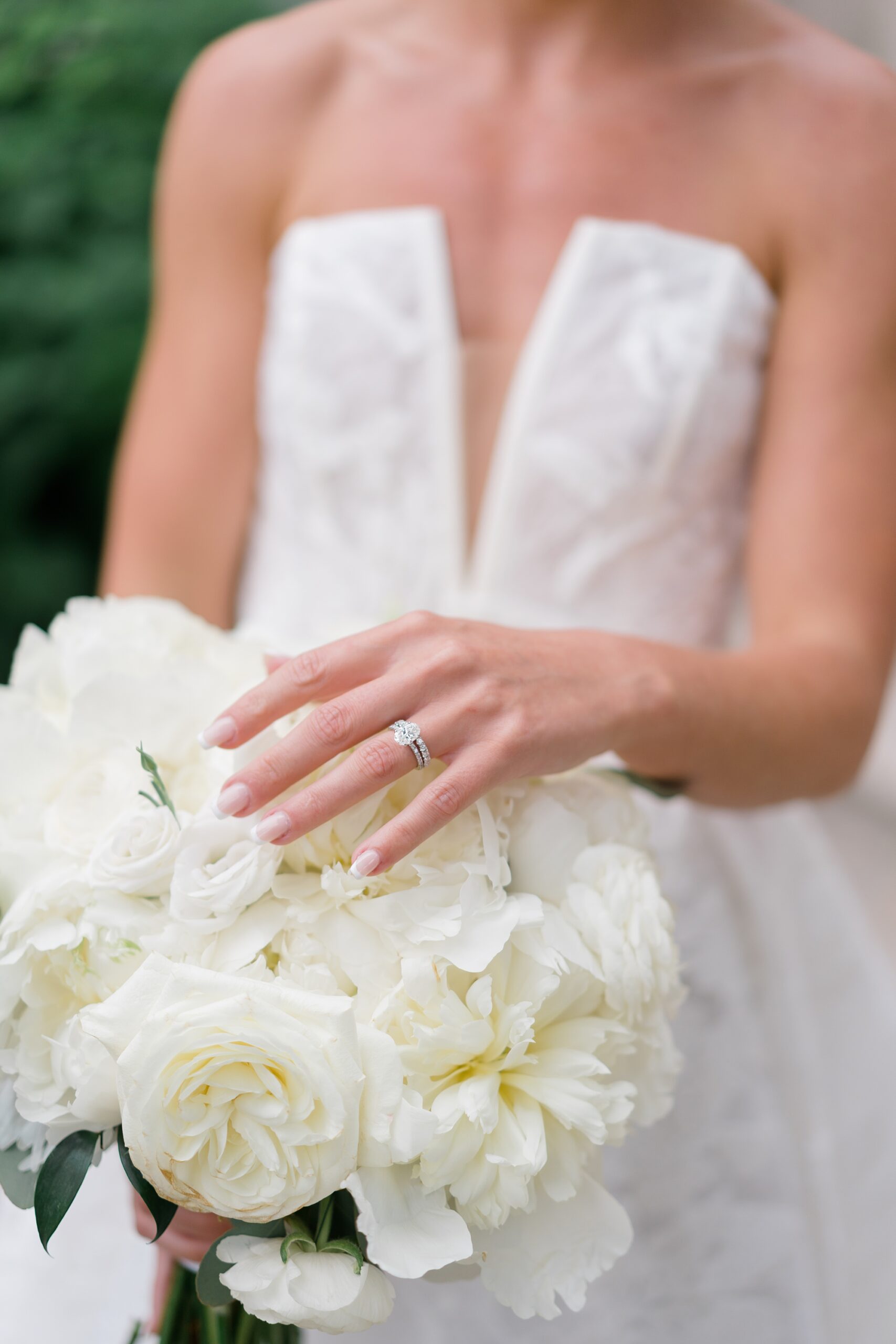 timeless white bridal bouquet 