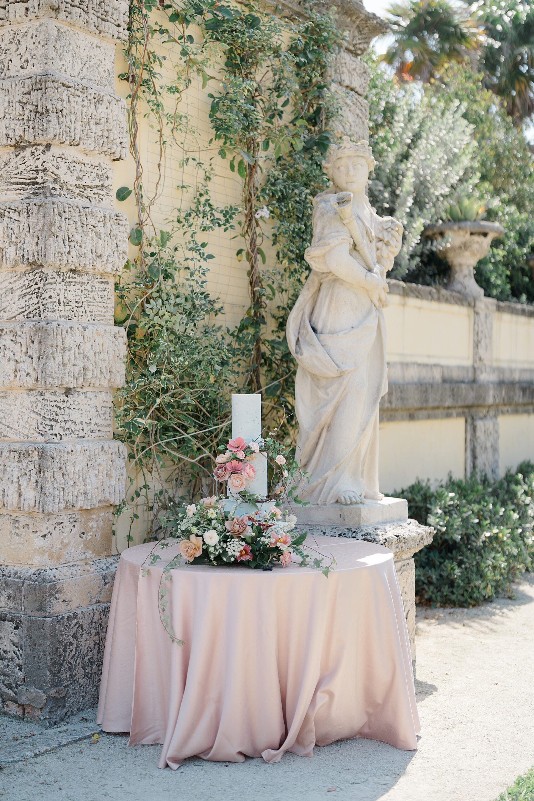 wedding cake inspiration from Vizcaya Museum and Gardens wedding