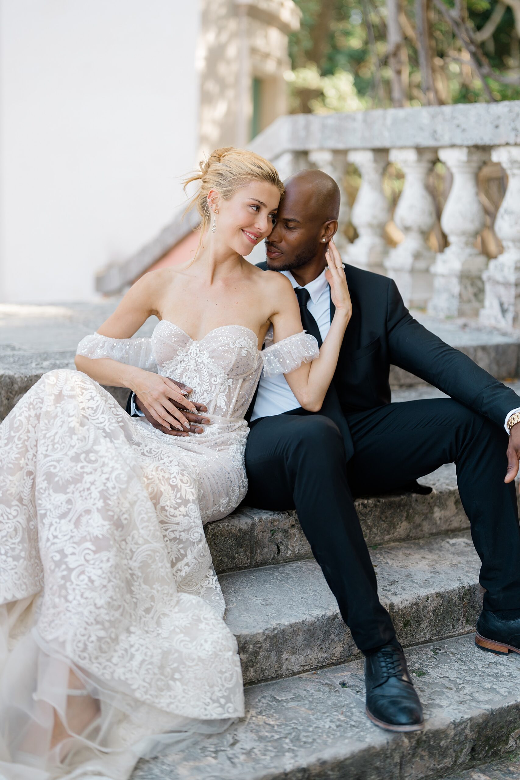 timeless wedding photos at Vizcaya Museum and Gardens 