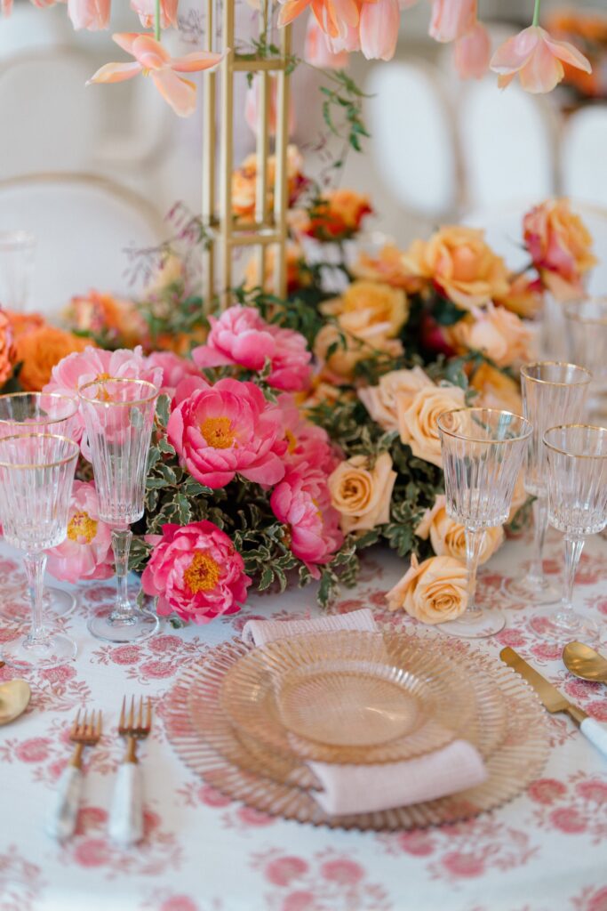 Pint and Orange Centerpieces and gold dishes at Styled Shoot at Crystal Plaza